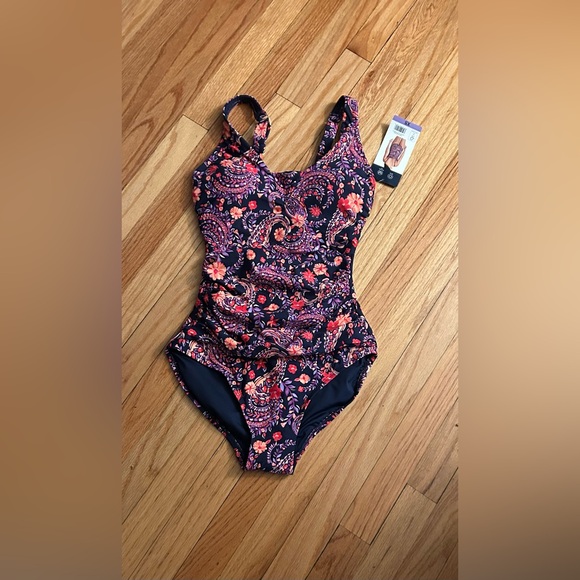 Lands' End Other - NWT Lands’ End Women’s One Piece Swimsuit